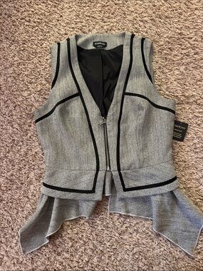 NWT Bebe Gray Tweed Peplum Zip Vest with Black Trim